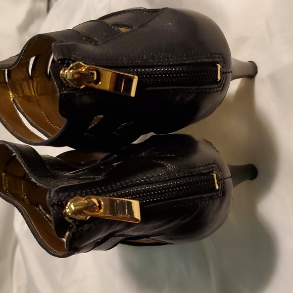 Arturo Chiang black open toe heels with gold zipper. 7.5 - Picture 7 of 7